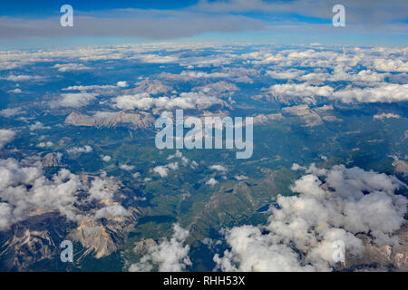 Une vue sur l'Alpes Austian prises à partir d'un avion Banque D'Images