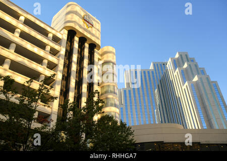 Eldorado Resort Casino (à gauche) et Silver Legacy Resort Casino, Centre-ville de Reno, Nevada, United States Banque D'Images