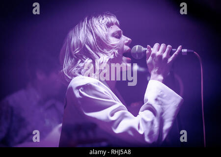 Edinburgh, Royaume-Uni. 2 février 2019. New York band pratique publique effectuer au lieu emblématique de la musique d'Édimbourg Sneaky Pete's dans le cadre de la semaine Lieu indépendant en 2019. Credit : Andy Catlin/Alamy Live News Banque D'Images