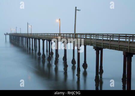 B Street Pier, Lighthouse Park, Crescent City, Californie Banque D'Images