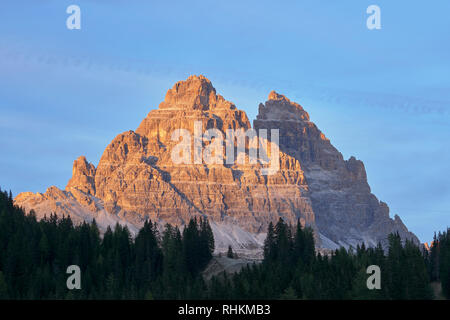 Tre Cima di Lavaredo, vu de près de Misurina, Dolomites, Veneto, Italie Banque D'Images