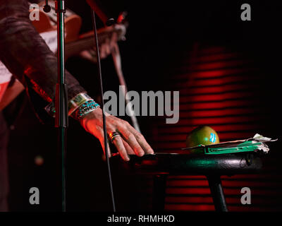 Patrick Bruel lors d'un side-car Factory Club, Barcelone, Espagne. Photo : Mariano Anton. Janvier 2019 Banque D'Images