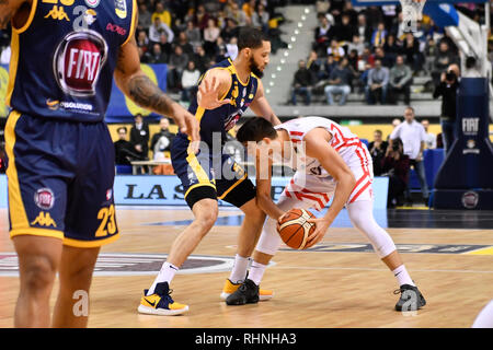 Turin, Italie. 06Th Feb 2019. Leonardo Candi (GrissinBon Reggio Emilia) au cours de la Serie A 2018/19 LEGA BASKET match de basket-ball entre FIAT AUXILIUM TORINO vs GRISSIN BON REGGIO EMILIA au PalaVela 3 Février, 2019 à Turin, Italie. Crédit : FABIO ANNEMASSE/Alamy Live News Banque D'Images