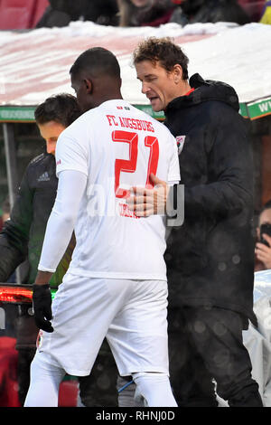 Augsburg, Allemagne. 06Th Feb 2019. Jens Lehmann (Co) d'Augsbourg Entraîneur Les entraîneurs Sergio CORDOVA (FC Augsburg) pour des substituts, football 1. Bundesliga, 20 ème journée, journée20. FC Augsburg (A) -1 FSV FSV FSV Mainz 05 (MZ) 3-0. sur 03.02.2019 à Augsbourg/Allemagne, WWK AREN A. | Conditions de crédit dans le monde entier : dpa photo alliance/Alamy Live News Banque D'Images