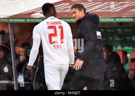 Augsburg, Allemagne. 06Th Feb 2019. Jens Lehmann (Co) d'Augsbourg Entraîneur Les entraîneurs Sergio CORDOVA (FC Augsburg) pour des substituts, football 1. Bundesliga, 20 ème journée, journée20. FC Augsburg (A) -1 FSV FSV FSV Mainz 05 (MZ) 3-0. sur 03.02.2019 à Augsbourg/Allemagne, WWK AREN A. | Conditions de crédit dans le monde entier : dpa photo alliance/Alamy Live News Banque D'Images