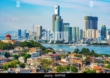 XIAMEN, Chine -le 12 octobre : c'est une vue de l'île de Gulangyu à Xiamen bâtiments waterfront city dans la distance le 12 octobre 2018 à Xiamen Banque D'Images