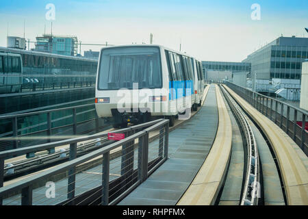 Transport ferroviaire entre les bornes de l'aéroport de Francfort, Allemagne Banque D'Images