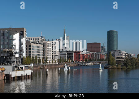 Tour westhafen, installations industrielles et des appartements privés dans la région de Frankfurt am Main, Allemagne Banque D'Images