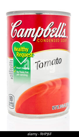 Winneconne, WI - 2 Feb 2019 : une boîte de soupe Campbell demande santé de la tomate sur un fond isolé Banque D'Images