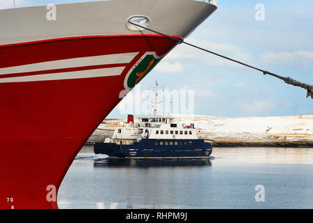 Une vue sur le ferry en partance de Noss Noss à Lerwick dans les îles Shetland, en Écosse. Stock Shetland. Banque D'Images