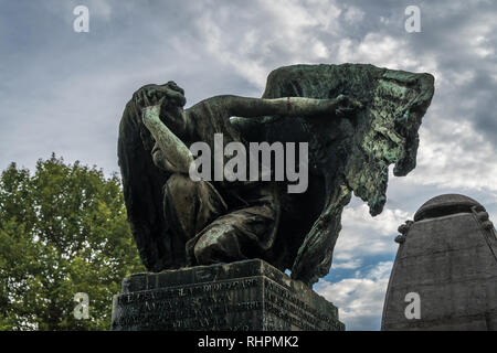 Sculpture à l'intérieur ange le cimetière monumental de milan Banque D'Images