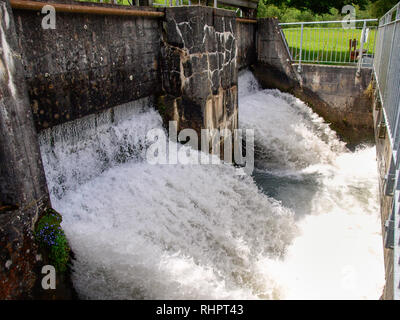 Engelberg, Suisse - le 31 juillet 2017, la décharge de l'eau niveau : Banque D'Images