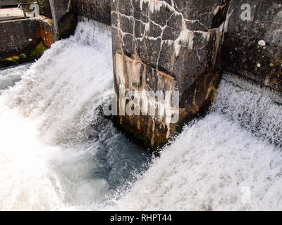 Engelberg, Suisse - le 31 juillet 2017, la décharge de l'eau niveau : Banque D'Images