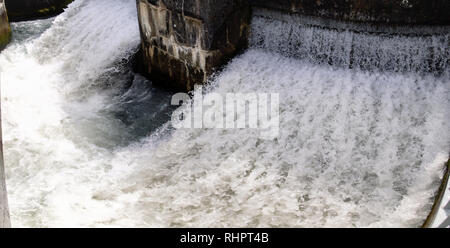 Engelberg, Suisse - le 31 juillet 2017, la décharge de l'eau niveau : Banque D'Images