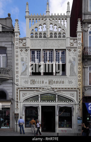 Façade de la Livraria Lello '', dans le centre de Porto, considéré par beaucoup comme l'une des plus belles et meilleures librairies du monde. Il, est un joyau de Banque D'Images