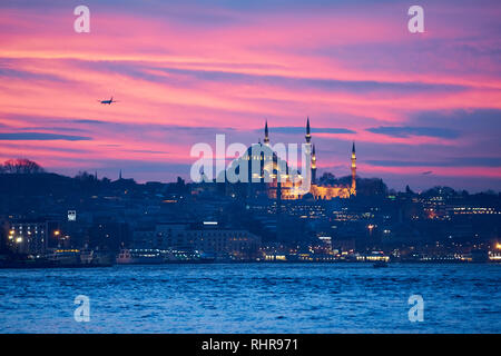 Mosquée de Suleymaniye au coucher du soleil à Istanbul, Turquie Banque D'Images