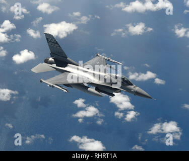 F-16 Falcon de la 169e Escadre de chasse, McEntire Joint National Guard Base, Caroline du Sud se ravitailler au large de la côte Est de la L.C. d'un KC-135 Stratotanker à partir de la 134e Escadre de ravitaillement en vol McGhee Tyson ANGB âgés entre 17 et 21 septembre 2016. (U.S. Photo de la Garde nationale aérienne TSgt. Daniel Gagnon) Banque D'Images