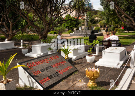 Cambodge, Phnom Penh, Street 113, musée du génocide de Tuol Sleng, dans l'ancien Lycée Tuol Svey Prey, Tombes de victimes final Banque D'Images