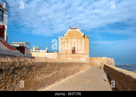 La haute Synagogue de Mazagan à El Jadida, Maroc. Le mur de la ville autour de lui. C'est une ville portuaire fortifiée portugaise enregistrée comme UNESCO Banque D'Images