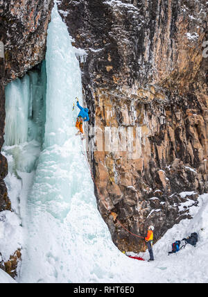David Hanks conduisant l'ascenseur dans Hyalite Canyon près de Bozeman, MT Banque D'Images