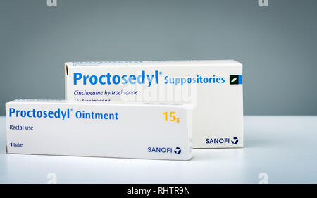 CHONBURI, THAÏLANDE-Août 3, 2018 : Proctosedyl suppositoires et Proctosedyl pommade usage rectal. L'hydrocortisone et la cinchocaïne pour traitement haemor Banque D'Images