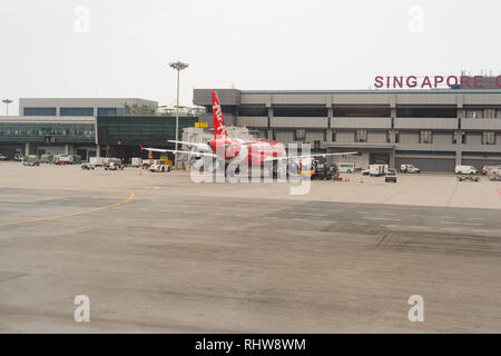 Singapour - 04 NOVEMBRE 2015 : vue sur l'aéroport à l'aéronef. L'aéroport Changi de Singapour est le principal aéroport civil de Singapour, et l'un des t Banque D'Images