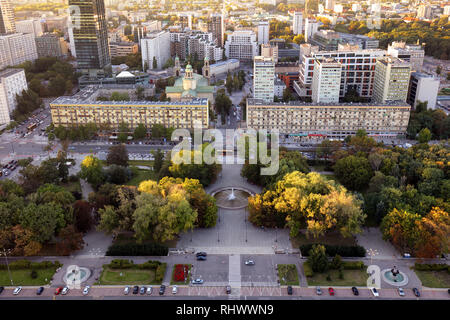 L'antenne de Varsovie de la skyline haut de la plate-forme d'observation sur centre Zlote Tarasy. Banque D'Images