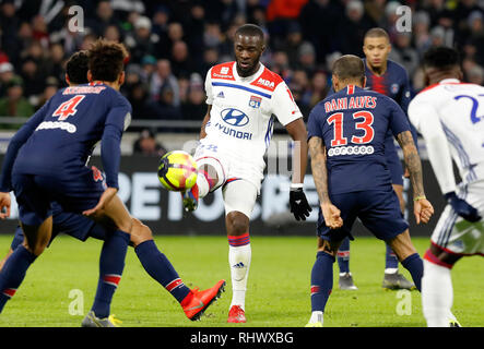 Lyon, France. 3, 2019. Tanguy Ndombele de Lyon (4e R) est en compétition lors du match de Ligue 1 saison 2018-2019 23ème match entre Lyon et le Paris Saint-Germain à Lyon, France, le 3 février 2019. Lyon a gagné 2-1. Credit : Franck Pinaro/Xinhua/Alamy Live News Banque D'Images