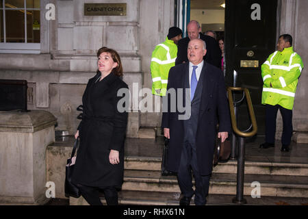 Londres, Royaume-Uni. Feb, 2019 4. Les députés conservateurs Nicky Morgan, Iain Duncan Smith et Damian Green quitte le bureau du Cabinet avec d'autres membres du "Groupe de travail d'autres arrangements', un groupe de députés conservateurs Remainer Leaver et qui a soutenu l''Malthouse compromis", à la suite d'une rencontre avec le Secrétaire Brexit Stephen Barclay. Credit : Mark Kerrison/Alamy Live News Banque D'Images