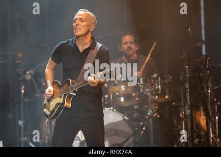 Brighton, UK. Feb, 2019 4. Curt Smith de Tears for Fears effectuant du Brighton Centre. Crédit : Jason Richardson/Alamy Live News Banque D'Images