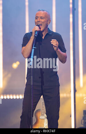 Brighton, UK. Feb, 2019 4. Curt Smith de Tears for Fears effectuant du Brighton Centre. Crédit : Jason Richardson/Alamy Live News Banque D'Images