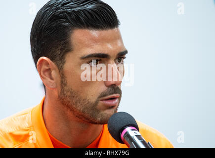Hong Kong, Chine. Le 04 février, 2019. HONG KONG, Hong Kong SAR, Chine : FEB 4th 2019. Footballeur italien Graziano Pelle de Shandong Luneng Taishan F.C.répond à la presse chinoise et HK. Auckland City Football club train à Hong Kong avant leur match avec le Chinois Shandong Luneng Taishan Club FC dans le financier no.18, le Nouvel An chinois 2019 coupe. Alamy stock Photo/ Crédit : Jayne Russell/Alamy Live News Banque D'Images