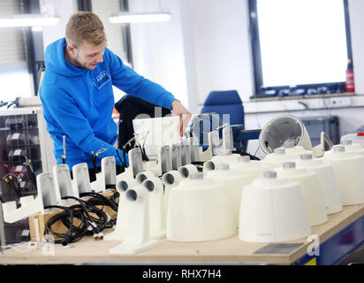 Essen, Allemagne. Le 04 février, 2019. Timo se compose d'un appareil photo dans l'atelier de la start-up Soccerwatch plat. La plate-forme diffuse en streaming des matchs de football amateur de la ligue régionale de la ligue du district. Credit : Roland Weihrauch/dpa/Alamy Live News Banque D'Images