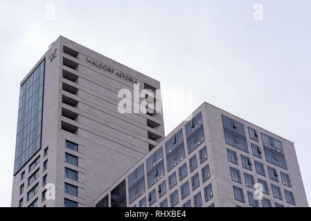Berlin, Allemagne - le 29 janvier 2019 : Vue de l'hôtel Waldorf Astoria, près de la gare Zoo à Berlin, la capitale de l'Allemagne. Banque D'Images