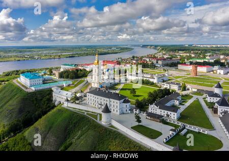 Tobolsk, Russie - le 15 juillet 2016 : d'oiseau sur le Kremlin de Tobolsk. Tyumen region Banque D'Images