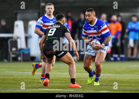 3 février 2019 , Terrain de sport Trailfinders, Londres, Angleterre ; Betfred Super League, ronde 1, London Broncos vs Wakefield Trinity ; Tinirau Arona (16) de Wakefield Trinity en action Crédit : Craig Thomas/News Images Banque D'Images