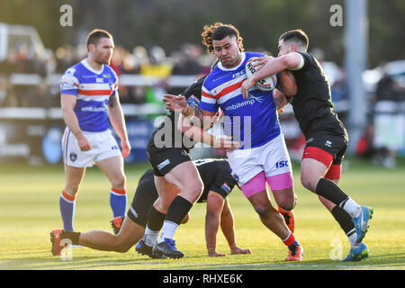 3 février 2019 , Terrain de sport Trailfinders, Londres, Angleterre ; Betfred Super League, ronde 1, London Broncos vs Wakefield Trinity ; David Fifita (8) de Wakefield Trinity en action Crédit : Craig Thomas/News Images Banque D'Images