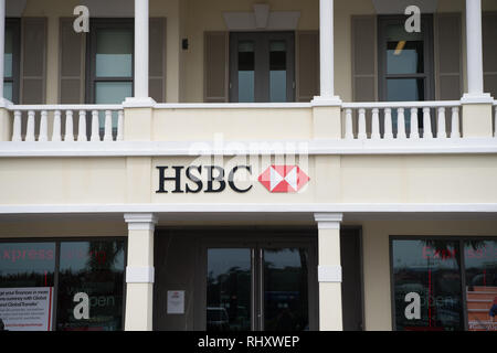 Hamilton, Bermudes - Mars 20, 2016 : Banque HSBC building. Office de tourisme l'entrée dans la banque HSBC. La banque HSBC de l'administration et des finances. Structure et architecture de la banque HSBC Banque D'Images