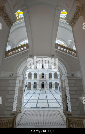 Intérieur de l'Auditorium principal - Université de technologie de Varsovie (Polonais : Politechnika Warszawska ; littéralement, "l'École polytechnique de Varsovie') - Warsaw , Pologne Banque D'Images