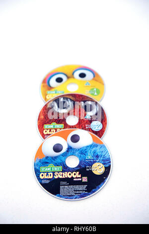 Dvd triple série de programmes de télévision pour enfants célèbre Sesame Street. Banque D'Images
