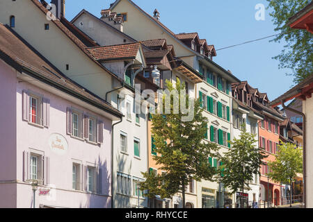 Bremgarten, Suisse - 16 juin 2018 : immeubles de la partie historique de la ville de Bremgarten. Bremgarten est une commune suisse du canton d'Argovie, il Banque D'Images