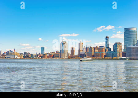 JERSEY CITY, NJ - Mars 21, 2016 : vue sur New York de Jersey City, New Jersey. La ville de New York, souvent appelée New York City New York, ou tout simplement Banque D'Images