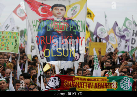 Istanbul, Turquie. 30 mai, 2015. Fichier : un législateur suédois le vendredi la candidature de l'ancien leader emprisonné du parti pro-kurde du Parti démocratique des peuples (HDP) Selahattin Demirtas pour le prix Nobel de la paix 2019. Credit : Sahan Nuhoglu Pasific/press/Alamy Live News Banque D'Images