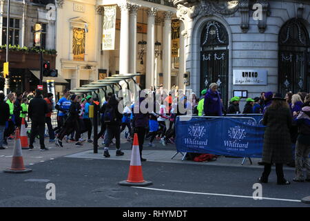 L'équipe derrière la scène est une société appelée Race humaine (www.humanrace.co.uk) offrir des événements de masse depuis près de 30 ans, ayant commencé avec le Royal Windsor d'ailleurs extrêmement difficile de triathlon et de duathlon, appelé le BallBuster autour de Fort Hill en 1991. Banque D'Images