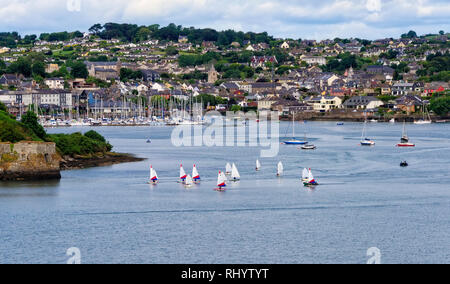 Kinsale est un port historique et village de pêche dans le comté de Cork, en Irlande, qui a aussi d'importantes de l'histoire militaire, tels que Charles Fort. Banque D'Images