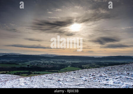 Plus de soleil Titterstone Clee Hill et Ape Dale, d'Ragleth, Hill Church Stretton, Shropshire Banque D'Images