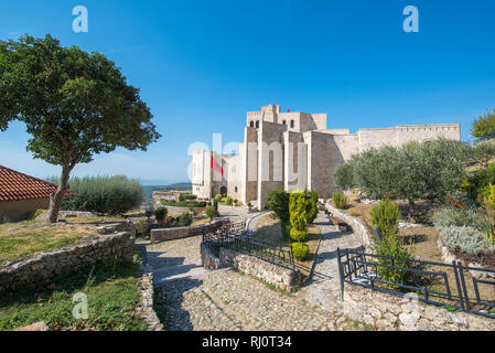 Le Musée de Skanderbeg à Saranda, Albanie. Le bâtiment de George Castriot ( ) - albanais Skanderbeg, héros national. Real ( Kruja ) château et sa forteresse Banque D'Images