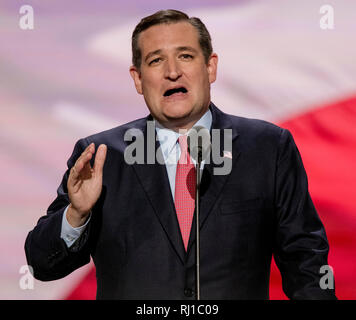 Cleveland, Ohio, USA, le 20 juillet 2016, le sénateur du Texas Ted Cruz traite de la Convention nationale républicaine de l'estrade, dans l'arène de sports Quicken Credit : Mark Reinstein / MediaPunch Banque D'Images