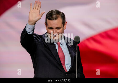 Cleveland, Ohio, USA, le 20 juillet 2016, le sénateur du Texas Ted Cruz traite de la Convention nationale républicaine de l'estrade, dans l'arène de sports Quicken Credit : Mark Reinstein / MediaPunch Banque D'Images