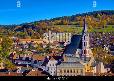 Vue aérienne sur le centre historique de la vieille ville de Krumlov Chesky dans la région de Bohême du sud de la République tchèque sur la rivière Vltava. UNESCO World Heritage Banque D'Images